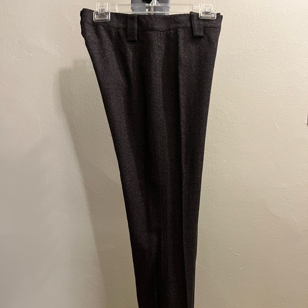 DKNY Brown 100% wool pants size 8. Unlined straight leg.